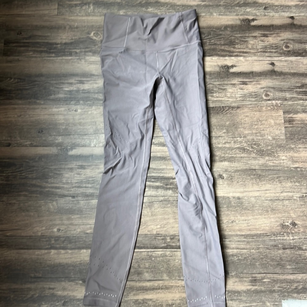 Wms. Lululemon Leggings Gray; 6